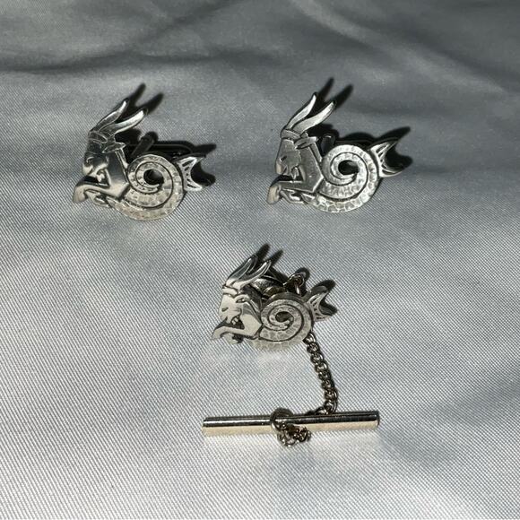 VTG SILVER TONE CAPRICORN CUFFLINKS & TIE CLIP ZODIAC JAN-DEC SEA GOAT SET/3 - Picture 5 of 9